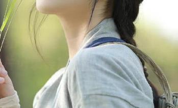 Xiuren秀人网 – 探索曦宝儿的厨娘世界：图片记录美食与艺术的奇妙碰撞.txt