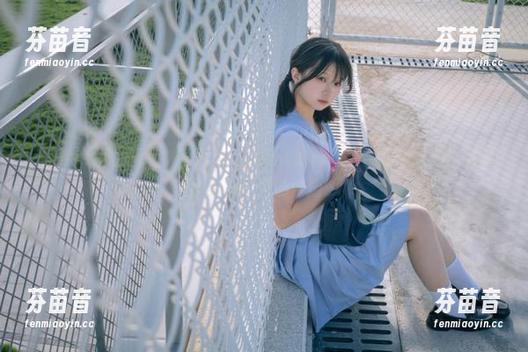 Xiuren秀人网 - 木子nana双马尾时尚写真合集：精选作品展现甜美与个性的碰撞.txt
