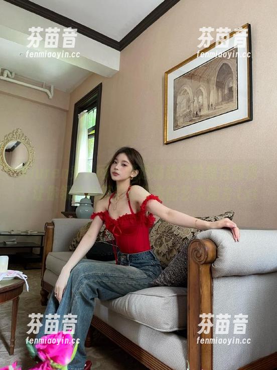 Xiuren秀人网 - 精选杨欣欣的黑白图集：让你领略纯粹影像带来的艺术魅力.txt