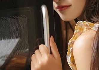 Xiuren秀人网 – 时尚与自然交汇：欧阳若依短裤高清照片捕捉清晨的魅力.txt