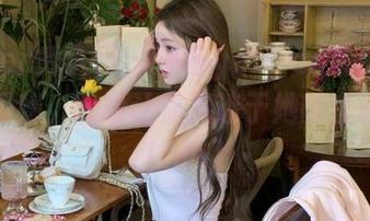 Xiuren秀人网 – 沐言yanyan吊带写真原图揭秘，轻松让你沉迷于她的套图之中！.txt