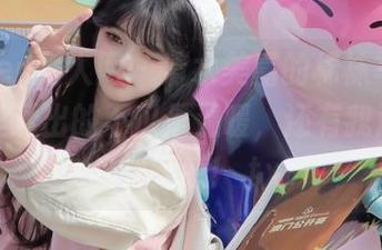 Xiuren秀人网 – 清水美嘉的棉袜写真，套图里透出的不仅是温暖，还有我那自嘲的幽默感！.txt