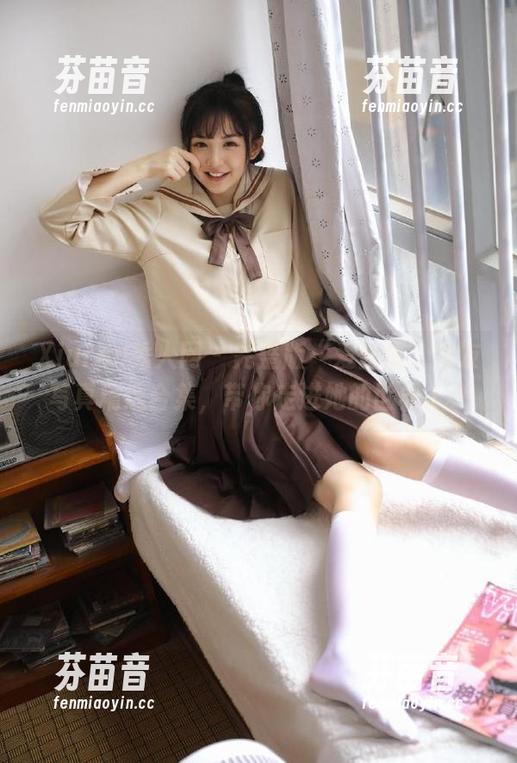 Xiuren秀人网 - 完整版“爱酱里”女友写真精选合集，带你走进她的世界.txt