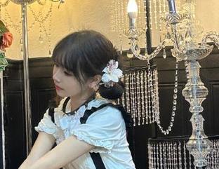 Xiuren秀人网 – 王婉悠Queen精彩旅拍写真全集：与你分享每一个迷人的旅行故事.txt
