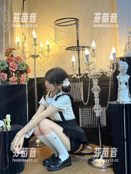 Xiuren秀人网 - 王婉悠Queen精彩旅拍写真全集：与你分享每一个迷人的旅行故事.txt