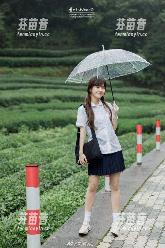 Xiuren秀人网 - 糯美子MINIbabe无圣光写真全集：裤里丝展现出独特的女性魅力.txt