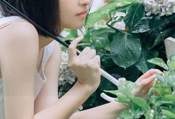 Xiuren秀人网 – 绯月樱-Cherry最新力作：绚烂粉色写真作品，展现不一样的独特魅力.txt