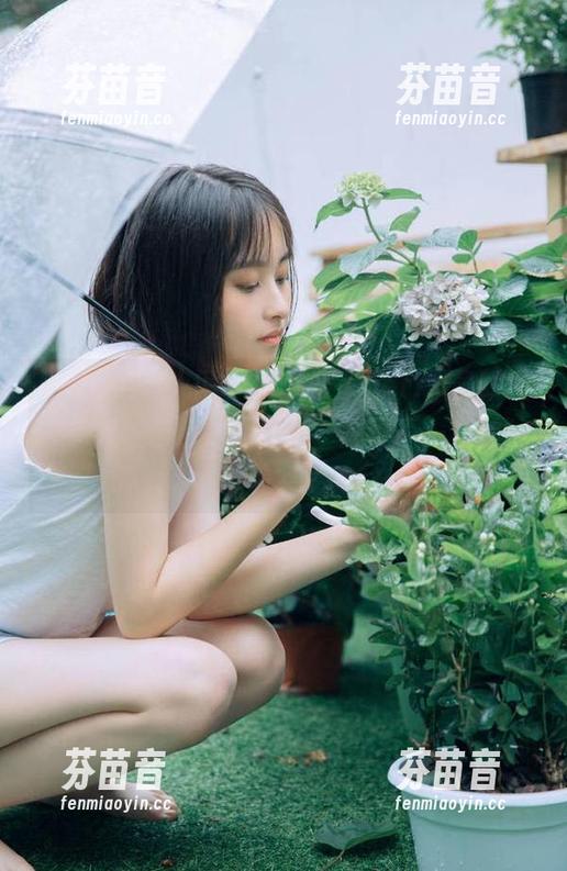 Xiuren秀人网 - 绯月樱-Cherry最新力作：绚烂粉色写真作品，展现不一样的独特魅力.txt