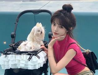 Xiuren秀人网 – 芝芝Booty的性感内衣美臀女神之旅：精选写真集展现无限魅力.txt