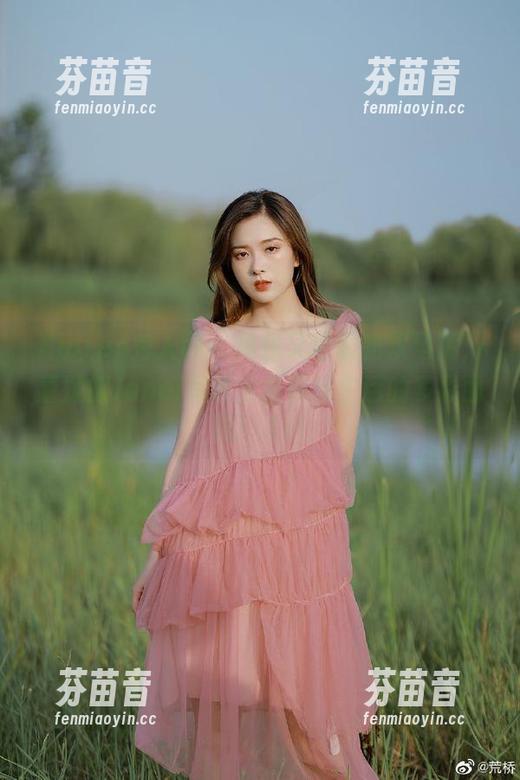 Xiuren秀人网 - 神秘又甜蜜的双马尾，董媛媛Janel写真全套展现生活的多彩面貌！.txt