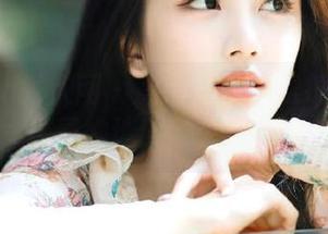 Xiuren秀人网 – 高清薇薇酱眼镜魅力写真合集，尽显她迷人风采与独特气质.txt