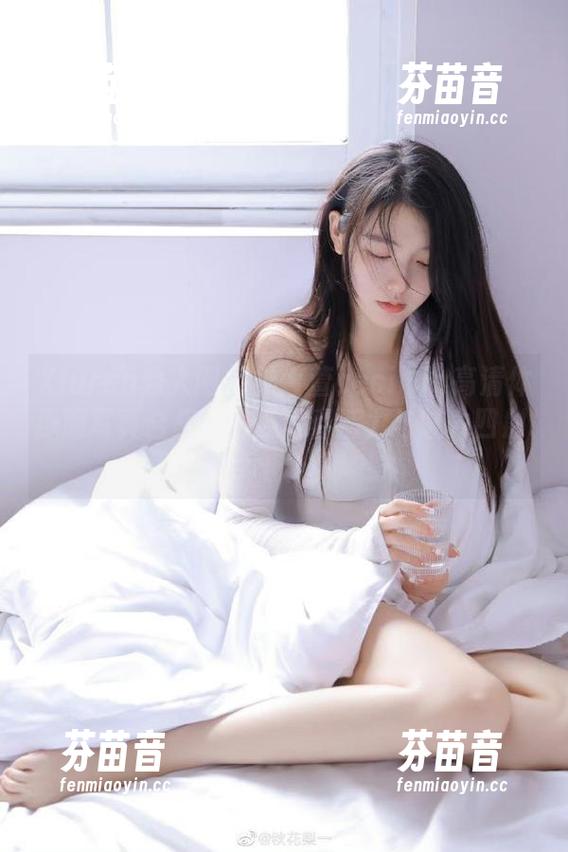 Xiuren秀人网 - 陆萱萱cecillia高清体操服写真合集，感受青春活力与魅力四射.txt