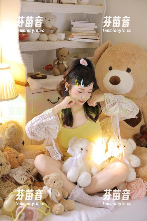 Xiuren秀人网 - 雨儿baby领航，定制空姐图集：在云端展现独特魅力与自信.txt