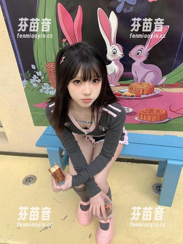 Xiuren秀人网 - 探索香澄在东京魅力：油亮写真原图及精彩套图，带你进入梦幻世界.txt