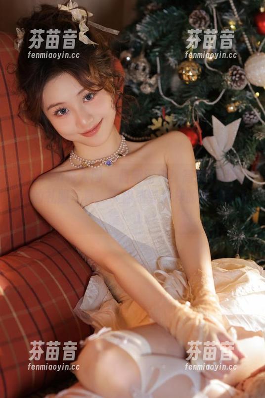 Xiuren秀人网 - 最新图包！高溜MilkCat的礼服写真，带你感受别样的梦幻与浪漫！.txt