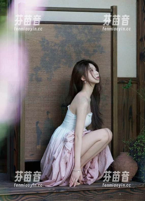 Xiuren秀人网 - 从专业到个人，黄婧GIGI学姐的写真作品集让你重新认识美的意义！.txt