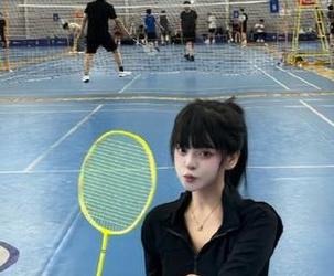 YouMi尤蜜荟 – Egg-尤妮丝油亮图集精选：为你呈现绝美瞬间，感受她的独特风格与个性！.txt