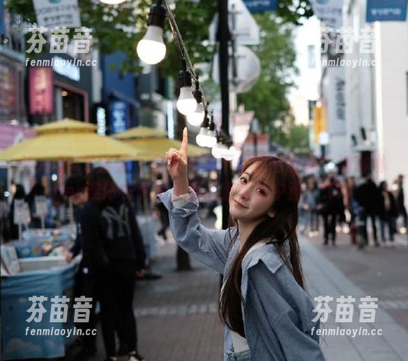 YouMi尤蜜荟 - 你绝对忍不住的幽默感！潘琳琳ber连体衣私房美图简直是画中画！.txt