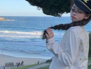 YouWu尤物馆 – 谁说棉袜只能保暖？筱慧教你把图包与写真结合得天衣无缝！.txt
