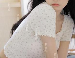 万圣节的奇幻之旅：asagiriai(爱ちゃん)全套图集展现的独特创意与灵感.txt