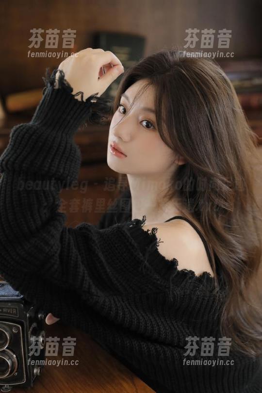 beautyleg - 追寻Mimoko的时尚足迹：全套裤里丝图包一览无遗.txt