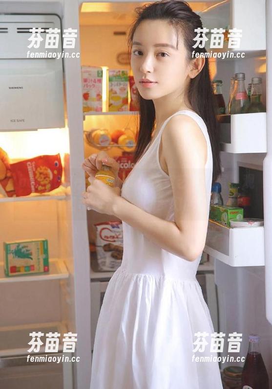 beautyleg - Momo镂空艺术大赏，观看原图带你走进她的梦幻世界.txt