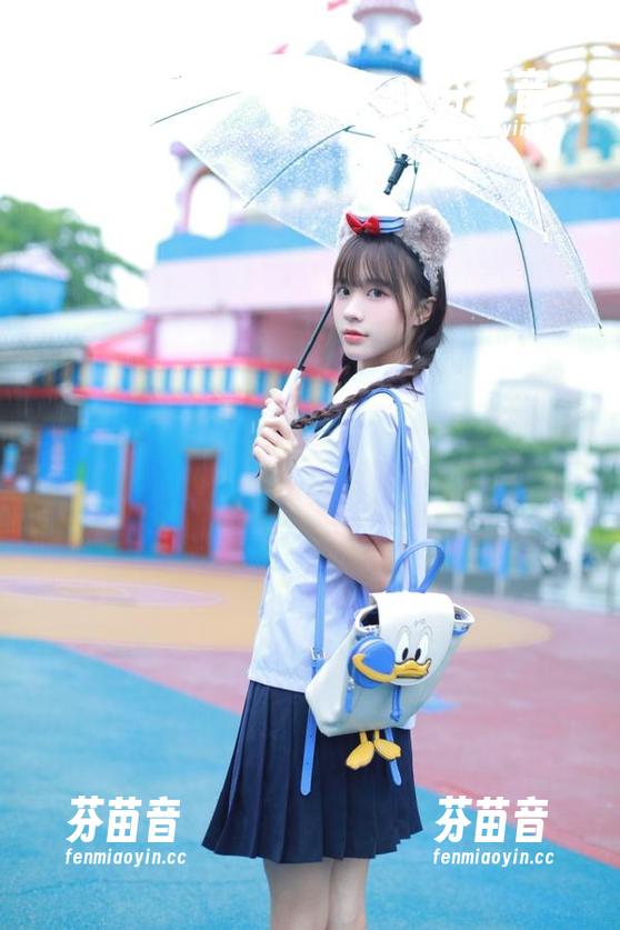beautyleg - 探秘简晓育全套礼服写真，绽放优雅与可爱的完美结合！.txt