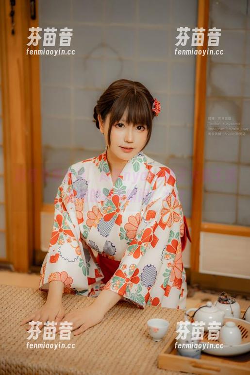 超值免费合集，尽赏nyako喵子大魔王连衣裙的绝美瞬间！.txt