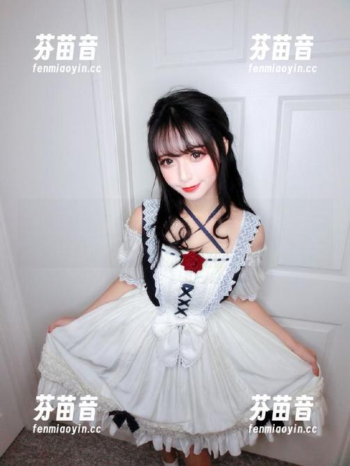 pans - 夏日幻影：观看微妮的写真作品，感受阳光与青春交织的唯美图片.txt