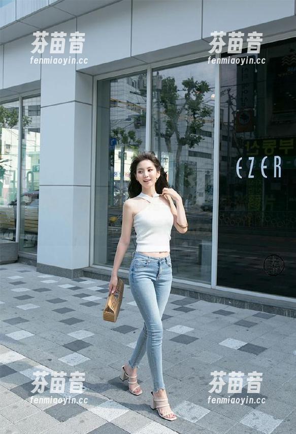 pans - 探索思思的婚纱写真：每张图片都是爱的完美诠释.txt