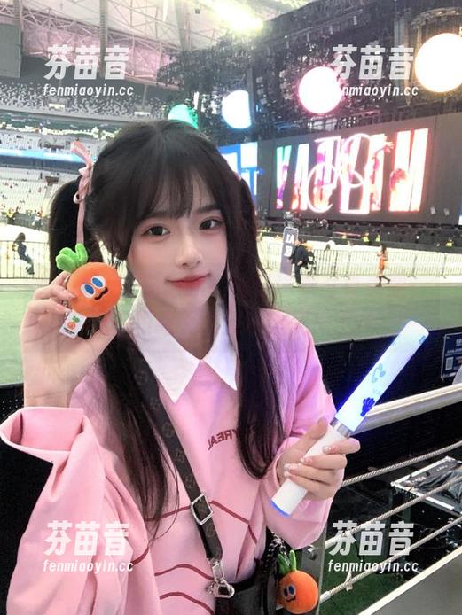 pans - 全新更新！曲奇瑜伽写真美图，带你领略无限灵动之美！.txt