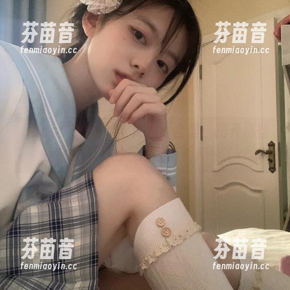 pans-蕾蕾 pans - 蕾蕾的双人套图合集:揭开那些只会在梦中出现的美好瞬间!.txt