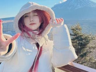 rinka冲田凛花的私房写真合集：紫式部的魅力，让人忍不住想一探究竟！.txt