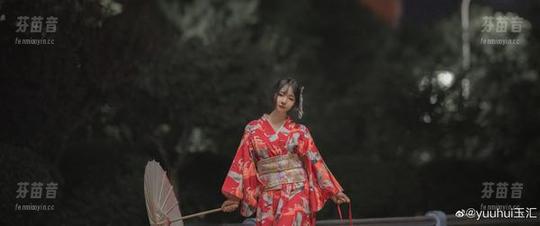 探索yuuhui玉汇的白衬衫美图合集：风格与气质的完美演绎.txt