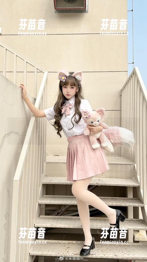 不呆猫 别样风情:不呆猫水手服黑丝COS资源专属发布.txt