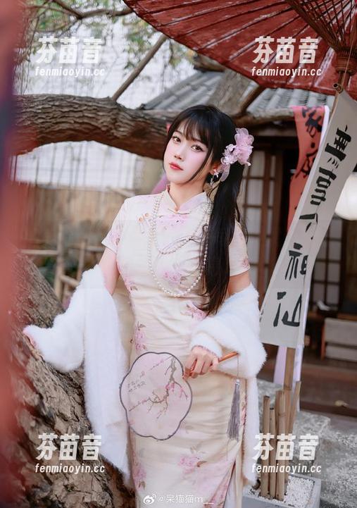 不呆猫 绝美福利!不呆猫的清纯写真,展现无与伦比的少女气息.txt