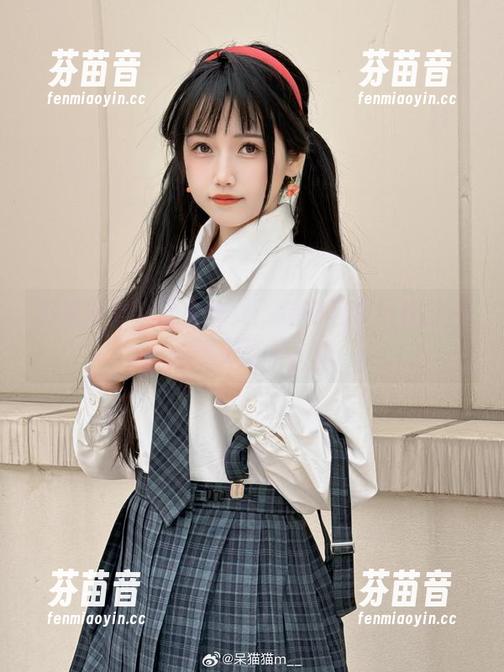 不呆猫 不呆猫重新定义修女:定制写真展现独特的视觉享受.txt