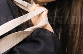丽柜 – 免费分享佳怡浴缸写真图集，尽情欣赏她的艺术表达！.txt