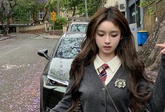丽柜 – “兔子”和她的“金莲”写真集资源，真是个让人哭笑不得的组合！.txt
