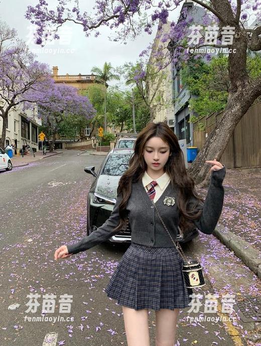 丽柜 - “兔子”和她的“金莲”写真集资源，真是个让人哭笑不得的组合！.txt