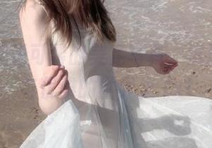 丽柜 – 观看可馨的美足写真，沉浸在时尚与优雅的世界里.txt