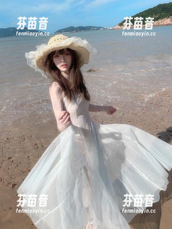 丽柜 - 观看可馨的美足写真，沉浸在时尚与优雅的世界里.txt