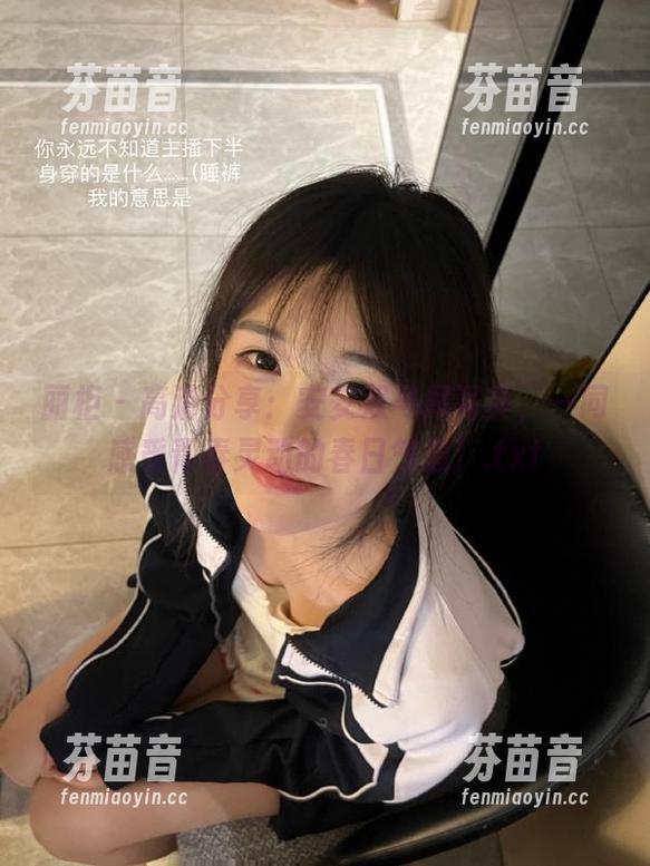 丽柜 - 高清分享：安安双马尾写真，一同感受青春灵动的春日气息！.txt