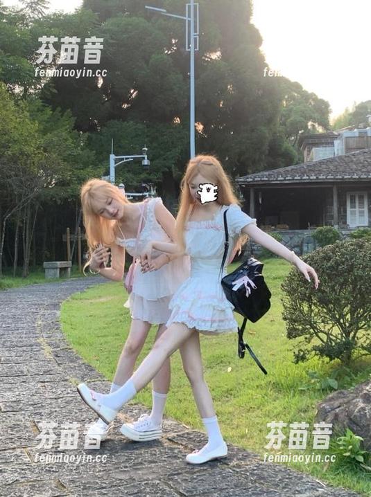 丽柜 - 免费欣赏小璐璐的御姐风格美图，尽在你的指尖！.txt