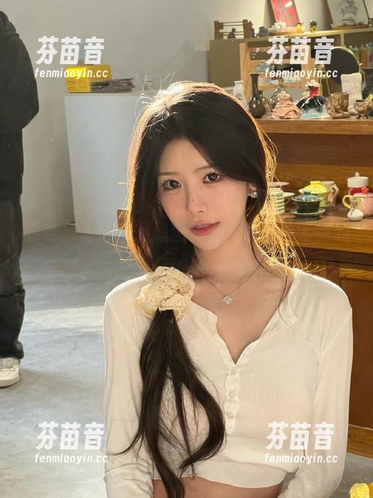 丽柜 - 心心美足原图全集：带你领略她的绝美足迹与摄影艺术.txt