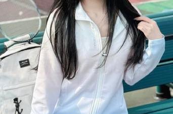 丽柜 – 雪糕博主狂欢上线，网络丽人写真作品的最新图片更新抢先看！.txt