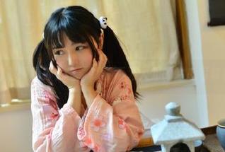 丽柜 – 穿越露露办公室：探索不为人知的性感写真套图.txt