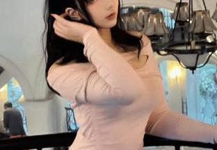 无圣光下的魅力：九曲Jean黑色睡衣学姐美图展现无限风情.txt
