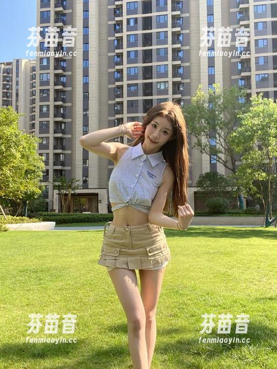 精美最新图包：二阶堂宅绘子倾心演绎棉袜的柔软魅力.txt