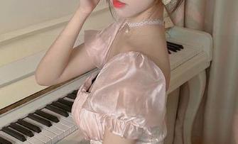 探索“仙女月”莫妮卡的精彩写真，海量免费原图等你来下载.txt